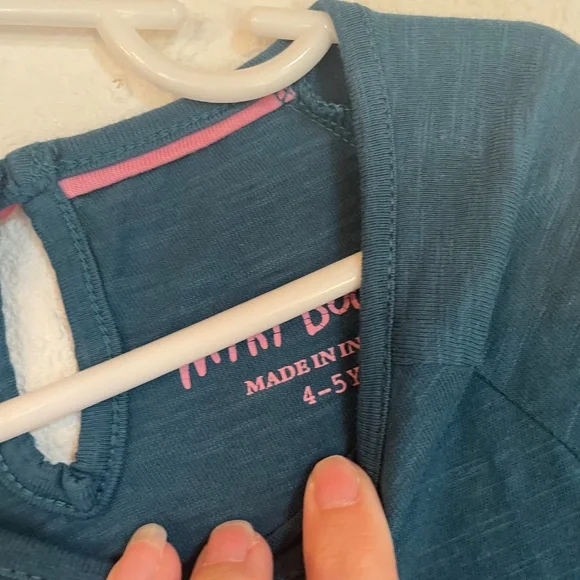 Size 4-5 Mini Boden Christmas Tree Dress - Picture 2 of 5